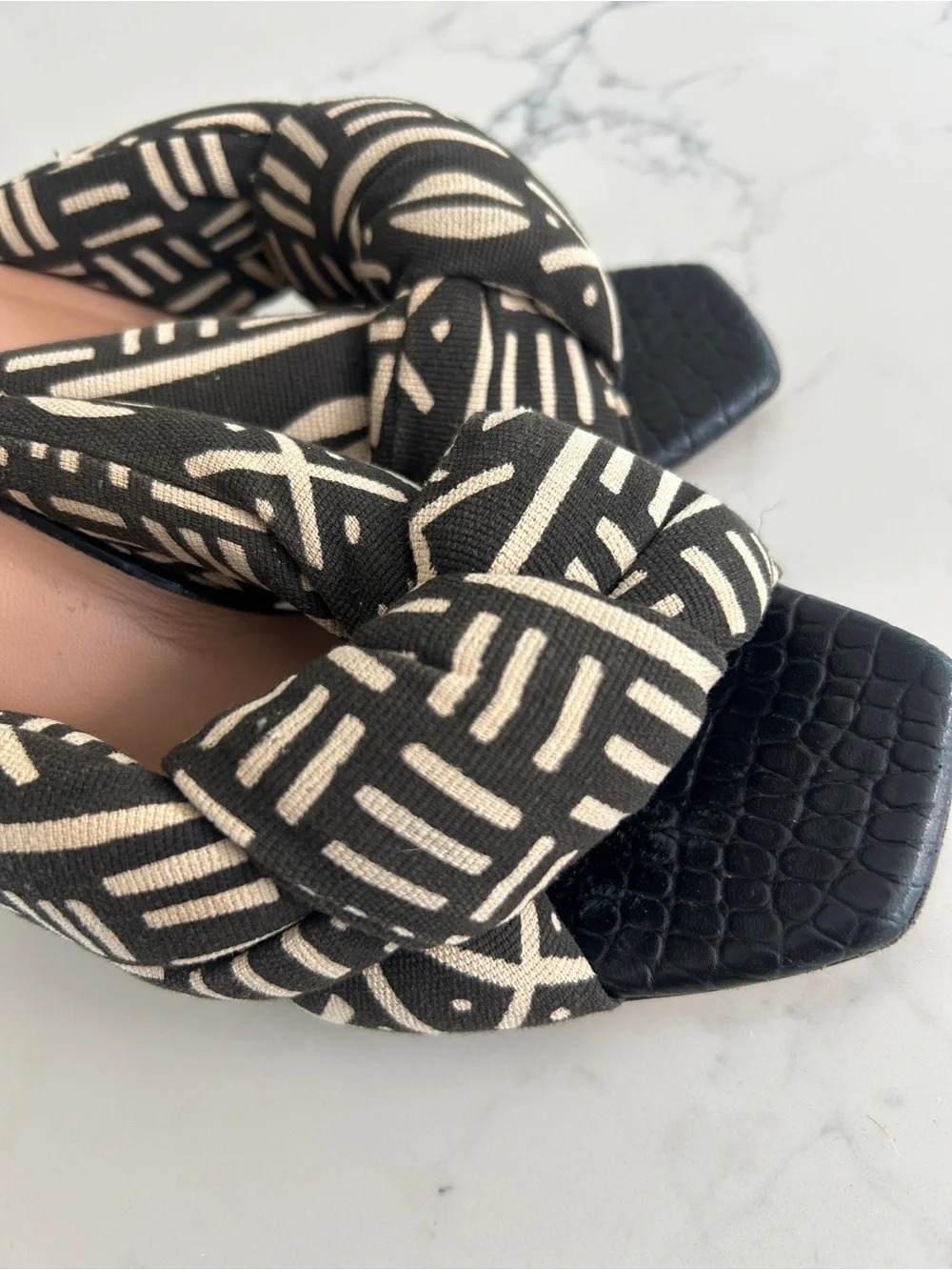 Brother Vellies "Togo" Knotted Heels Size 7 - Picture 2 of 5